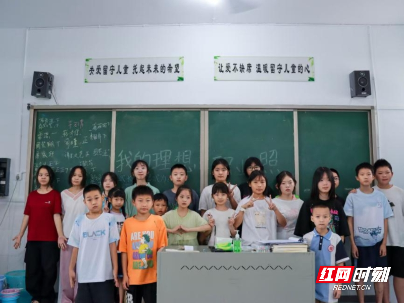 从代码到星光，用AI帮孩子们生成职业照3.jpg